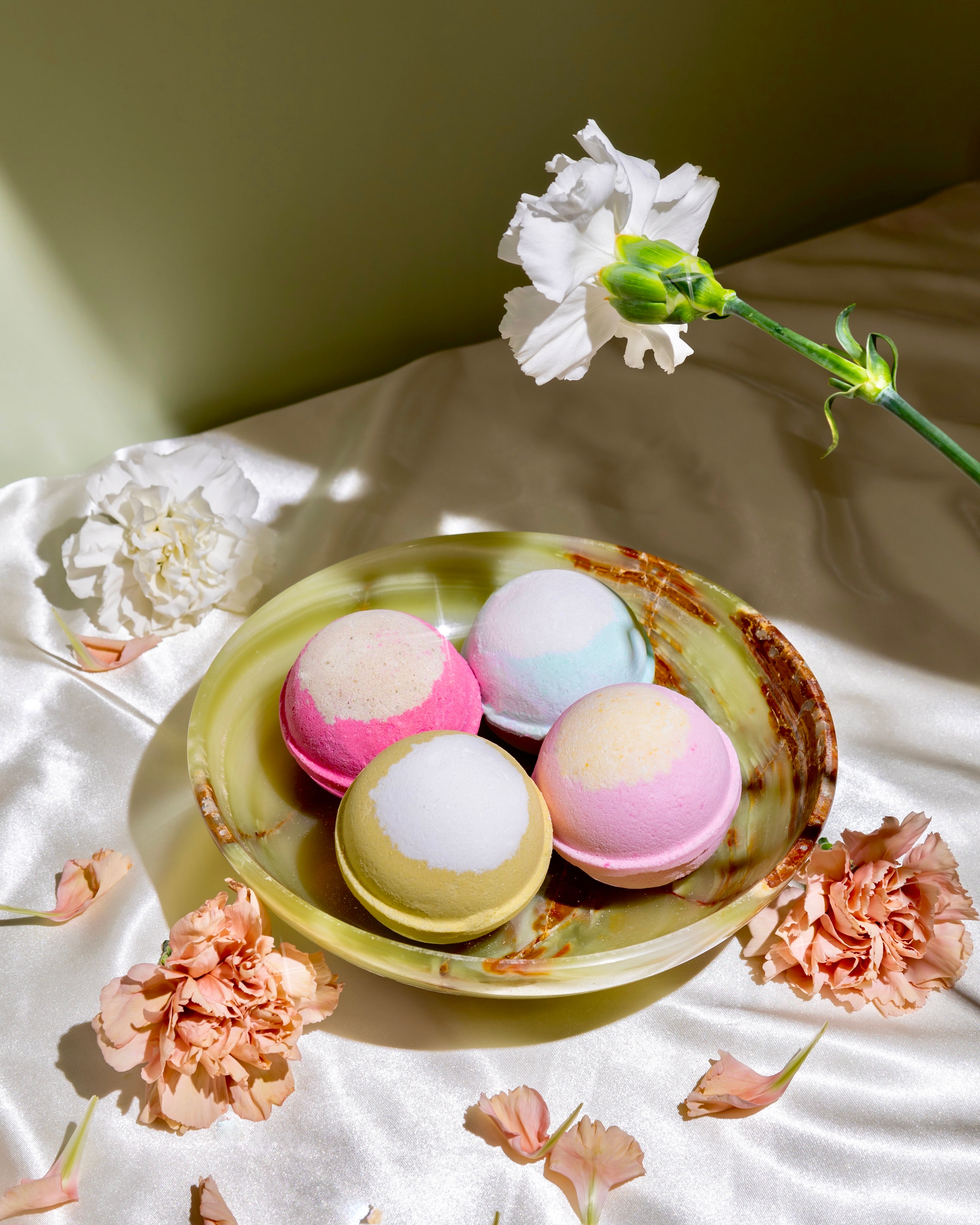 Gift Set - Small Box (4 Bath Bombs) – NEVAEH BLISS