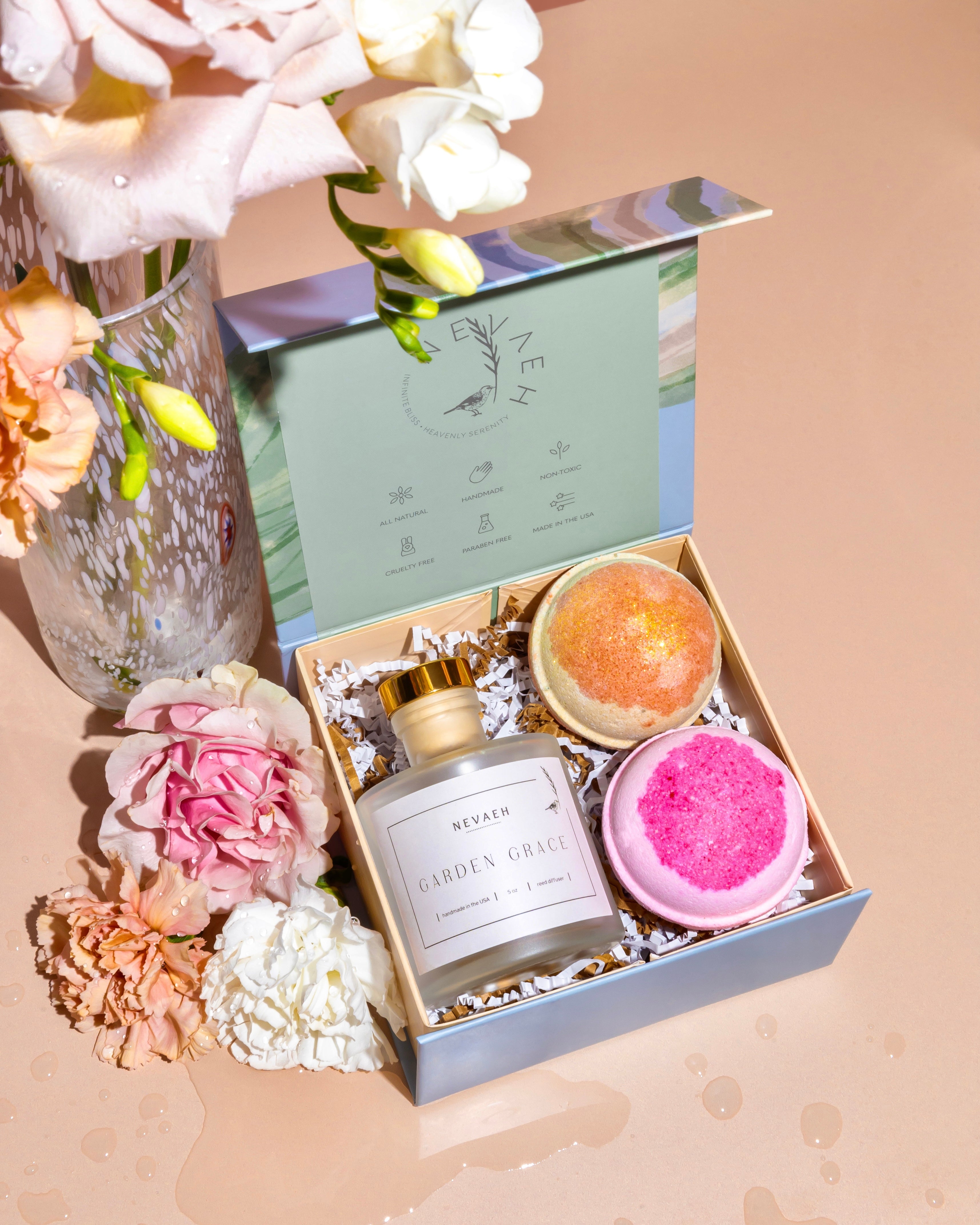 Gift Set - Small Box (2 Bath Bombs and 1 Reed Diffuser)